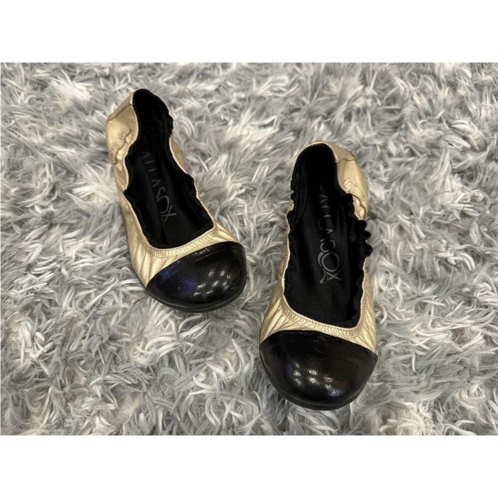 Ballasox Women’s Gold and Black Ballet Classic Travel Flats US 8/ EUR 39
